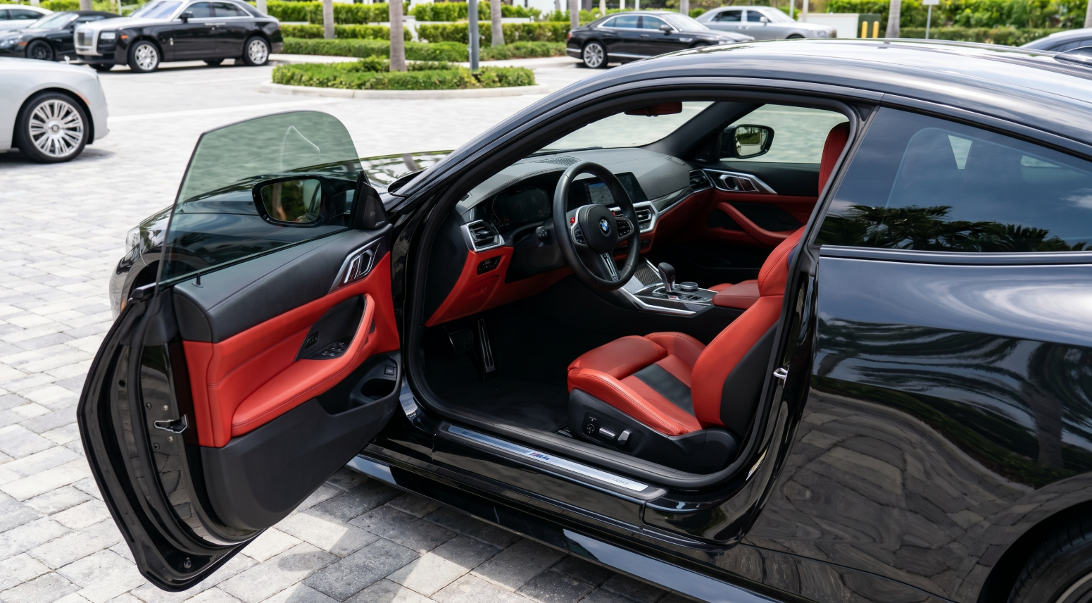 BMW M4 Competition photo 3
