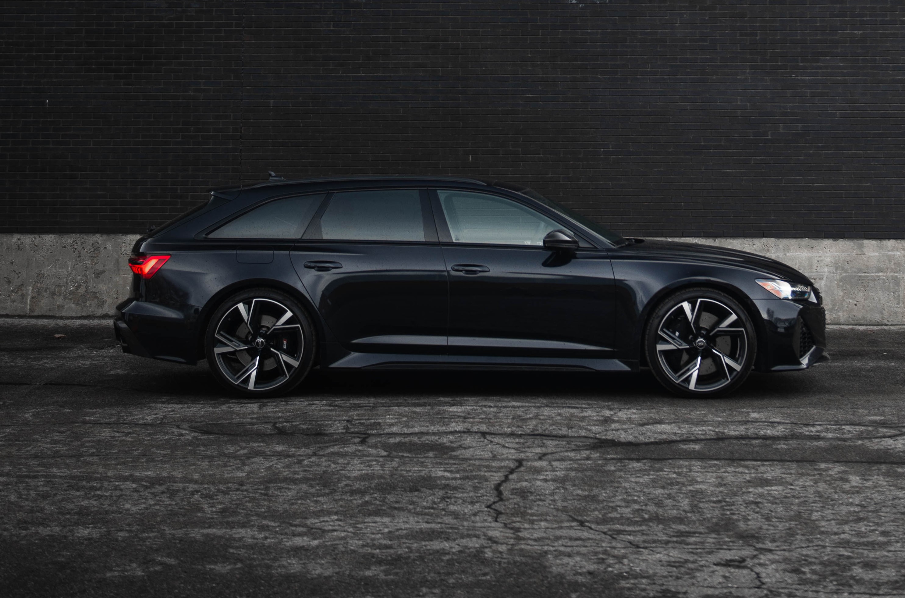 Audi RS6 photo 2