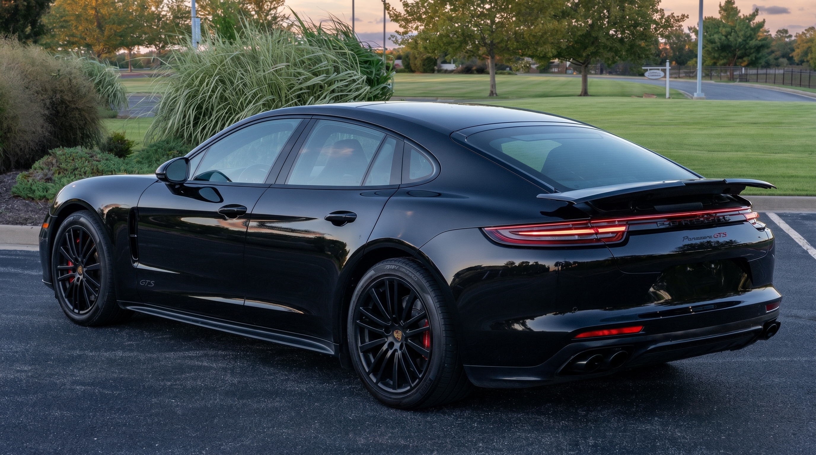 Porsche Panamera GTS photo 2