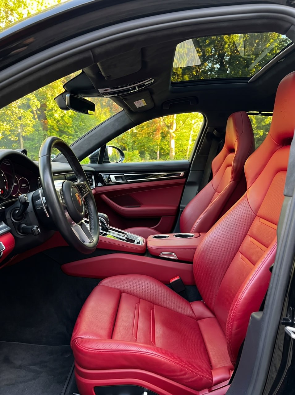Porsche Panamera GTS photo 4